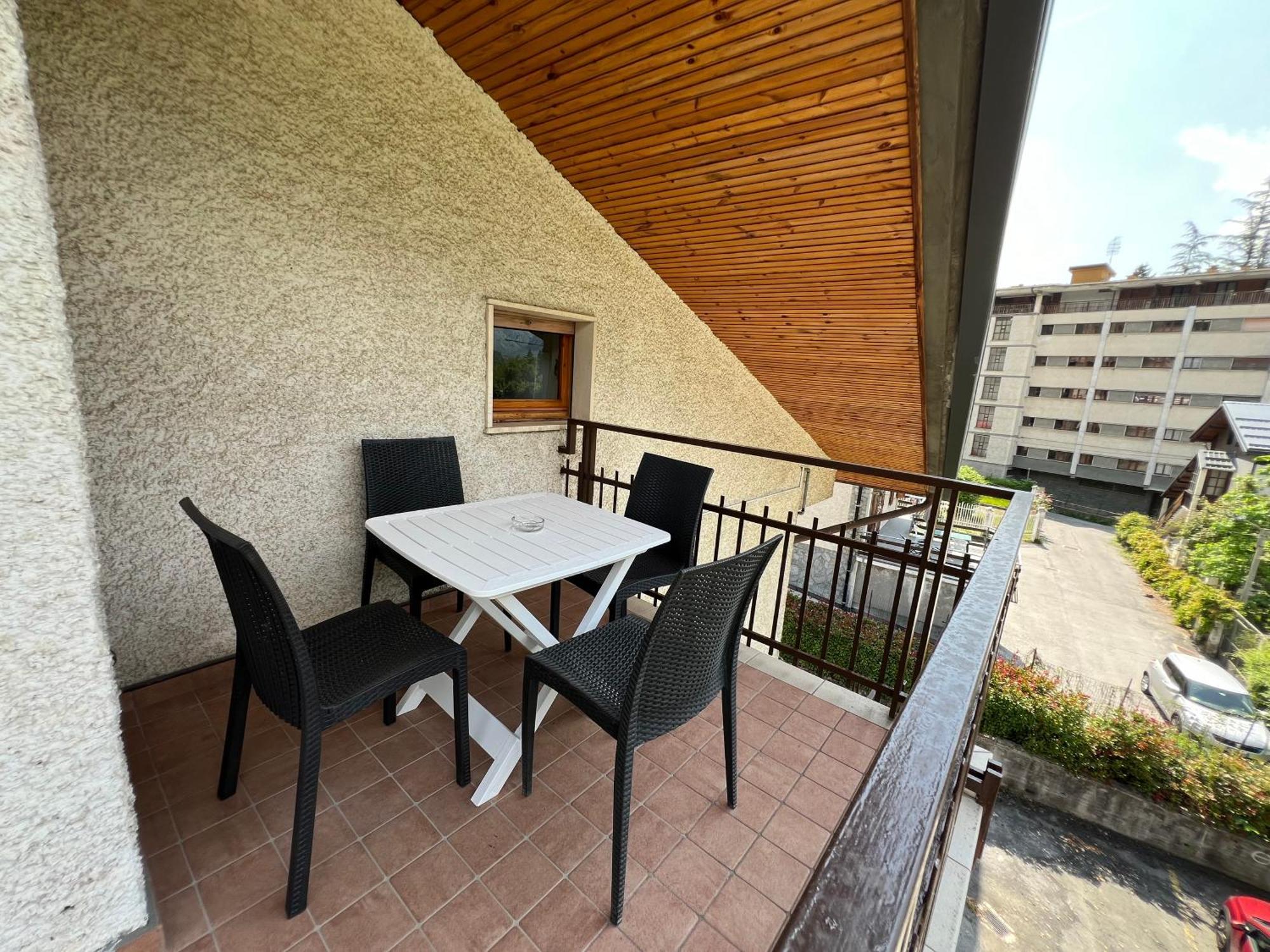 Vecchio Mulino Apartaments 9&10 إنتراكوي المظهر الخارجي الصورة